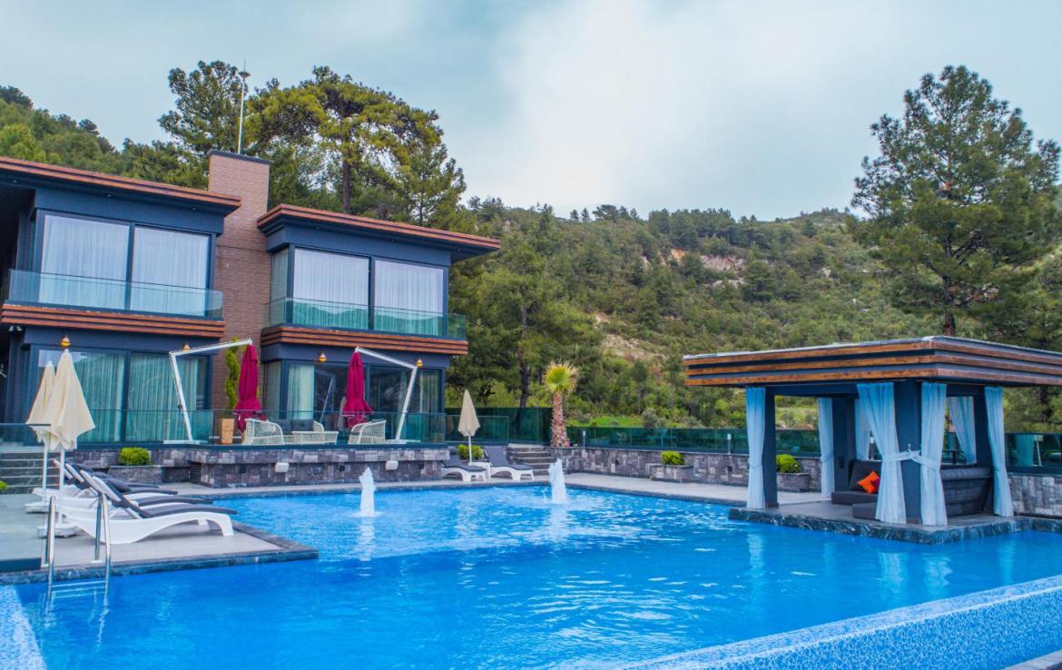 Private pool